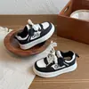 Tênis infantil 2026 primavera e outono novo modelo sapatos de menina respirável casual versátil sola macia sapatos esportivos para meninos mais velhos