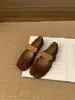 Zapatos de pezuña de cerdo con dedos divididos para mujer 2026 nuevo estilo de verano, zapatos planos bajos tipo ballet, zapatos casuales de abuela a la moda