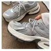 Tênis Chunky Dad Shoes para Mulheres 2026 Primavera Novo Tendência Versátil Moda Casual Tênis Retro Nicho