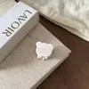 Grampo de Cabelo Flor Laço Artesanal Coreano com Strass e Pérolas, Presilha Lateral Fofa na Cor Creme para Meninas