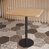 Venta al por mayor directa de fábrica moderno simple madera maciza restaurante tienda de té con leche tarjetero mesa de sofá y juego de combinación de sillas