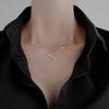 Collar con letras geométricas en forma de V para mujer, diseño de nicho, cadena de clavícula con sentido, estilo frío, joyería sencilla y elegante que combina con todo.
