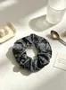 Scrunchies de Tela Estilo Vintage al por Mayor, Cintas para el Cabello Coreanas con Bordado Floral a Cuadros, Suministro para Tiendas de Accesorios, Directo de Fábrica