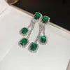 Brincos de Franja Florais com Zircônia Esmeralda e Agulha de Prata, Brincos da Moda de Luxo Leve de Alta Qualidade, Acessórios de Orelha Estilosos e Versáteis