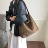 Bolsa tote estampada de leopardo estilo coreano para mulheres, nova moda 2026, bolsa de ombro de grande capacidade, bolsa de mão casual versátil de nicho para o dia a dia