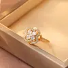 Anillo Abierto de Flor de Cuatro Hojas Giratorio de Estilo de Lujo Ligero de Moda de Gama Alta, Personalizado, Exquisito, Versátil, Anillo Súper Brillante para Dedo Índice para Mujeres