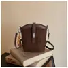 2026 Nueva Tendencia Otoño/Invierno Bolsos Más Vendidos para Mujer Bolso Cruzado Retro con Retazos Bolso de Hombro Único Tipo Cubo para Viajes