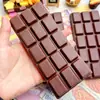 Brinquedo squishy em formato de chocolate em estoque para alívio do estresse, textura macia e espremível, brinquedo squishy grande com tema de comida, recuperação lenta