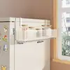 Estante lateral de almacenamiento para estante de refrigerador de cocina, soporte multifuncional de múltiples capas para condimentos y film transparente para uso doméstico montado en la pared