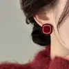 Pendientes de Terciopelo de la Plaza Roja de Año Nuevo Broches de Plata de Ley Diseño de Nicho Pendientes de Alta Gama Pendientes Populares Nuevos 2025