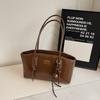 Bolsa francesa retrô de axila feminina 2024 nova bolsa de ombro de nicho da moda de inverno para todos os tipos de bolsa geral de grande capacidade