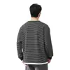 Novedad Otoño/Invierno 2026: Sudadera Casual de Moda Americana de Calle para Hombre, Manga Larga, Cuello en V, Rayas, con Diseño Falso de Dos Piezas