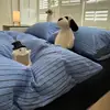 Conjunto de cuatro piezas a rayas de algodón 100% grado A para maternidad e infantil, estilo minimalista Muji de algodón puro, apto para dormir sin ropa, conjunto de tres piezas para dormitorios estudiantiles