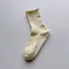 Calcetines de yoga de lunares para mujer, calcetines deportivos de interior para fitness, calcetines de Pilates de media pantorrilla, calcetines profesionales antideslizantes de encaje para el suelo, venta al por mayor