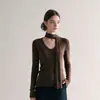 Nuevo suéter de punto liso de cuello en V ajustado minimalista 2026, un top versátil y elegante para mujer, estilo 8400