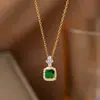 Collar de Acero de Titanio Dongguan para Mujer con Colgante en Forma de Corazón de Diamante Rosa Microincrustado, Cadena para Clavícula Versátil y de Moda Chapada en Oro de 18 Quilates