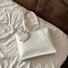 Bolsa Tote de Ombro Único Simples e Fashion de Grande Capacidade Nova para o Verão 2025 Versão Coreana Tendência Estampada Desenho Animado Bolsa Transversal para o Dia a Dia