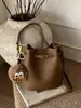 Bolso Pequeño Retro de Gama Alta para Mujer 2025 Nueva Moda Versátil Bolso Cruzado Exquisito Bolso de Hombro Único Bolso Cubo