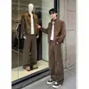 Pantalones de Primavera para Hombre Estilo Retro Americano Arrugas Maillard Corte Diagonal Pierna Recta Pantalones Espada Adelgazantes Micro Campana Pantalones Cargo