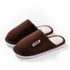 Pantuflas de algodón para mujer para primavera, otoño e invierno, pantuflas de felpa para uso doméstico, antideslizantes de interior, cálidas para parejas, venta al por mayor para hombres