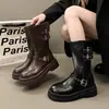 Botas de motociclista retro estilo británico de media pantorrilla 2026 estilo de nicho versátil botas plisadas apiladas botas cortas botas vaqueras para mujer