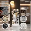 Sala de Estar de Astronauta Grande Ornamento de Chão Alto Alto-falante Bluetooth Gabinete de TV Sofá Decoração de Astronauta Presente de Inauguração