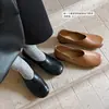 Mocasines de piel plena flor cómodos y versátiles de corte profundo, con punta redonda, para el día a día, en stock