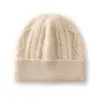 Nuevo gorro de otoño e invierno 100% cachemir, turbante de punto trenzado en forma de diamante, gorro cálido protector para las orejas, gorro versátil de punto de cachemir