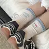 Meias Gato Kt Estilo Coreano para Mulheres, Meias de Cano Médio com Bloqueio de Cor Gato Letra em Poliéster-Algodão de Desenho Animado Japonês, Meias Folgadas Doces de Nicho