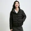 Chamarra corta de plumón estilo étnico con cuello alto para mujer, moda de invierno 2026, chic, ligera, cálida, plumón de pato blanco, con patrón ondulado