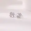 Aretes Yuebao Jewelry de Plata de Ley S925 Chapados en Oro con Circonita de Trébol de Cuatro Hojas Estilo de Viaje Diario de Alta Gama Venta Caliente de Año Nuevo