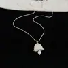 Collar Colgante de Flor Estrella Geométrica Japonés y Coreano Más Vendido, Cadena para Clavícula de Lujo Ligero Nicho de Gama Alta, Joyería Estilo Ins para Mujer