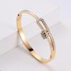 Pulsera de mujer con diamantes de imitación dorados geométricos, empaque independiente, personalidad europea y americana, plataforma transfronteriza, joyería de acero de titanio