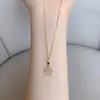 Colar com Pingente de Flor Rica Imitação de Jade Hetian Feminino Leve Luxo Nicho Simples Corrente para Clavícula High-end 2023 Novo Explosivo