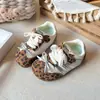 Estilo Otoño Antideslizante Velcro Suela Suave Guardería Estampado de Leopardo Zapatos de Bebé Zapatos Deportivos para Niñas Zapatos Casuales para Niños Marrón Individual