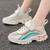 Sapatos infantis novo estilo meninas respiráveis malha vazada tênis de corrida meninos malha dupla superfície de couro sapatos esportivos casuais leves infantis