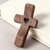Madeira de Nogueira Preta Cruz de Coração Peça de Cabo Madeira Maciça Polegar Cruz Chaveiro Dobradiça Presente