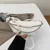 Comercio Exterior Transfronterizo Bolso de Silla de Montar Retro de Moda Bolso Cruzado de Hombro Único de Moda Bolso de Pecho con Cadena Versátil Simple Bolso de Cintura