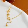 Collar de acero de titanio con estrella hueca explosiva de oro de 18 quilates para mujer, cadena de clavícula ligera de lujo de alta gama que combina con todo.