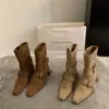 Versão coreana de 2026 do novo design outonal de nicho, botas curtas francesas retrô, botas western de bico quadrado pequeno, botas de cano médio para mulheres