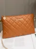 Bolsa de Mujer de Comercio Exterior 2025 Bolso de Hombro Acolchado Bolso de Mano Bolso Transfronterizo Bolso de Mujer al por Mayor Bolso de Cadena Bolso Bordado para Mujer