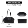 Solo se incluye la bolsa interior - La bolsa exterior no está incluidaBolsa Cruzada Grott.O Weekend Negro Piedra Papel Dupont