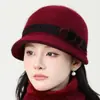 Chapéus de outono e inverno para mulheres de meia-idade e idosas, com forro de fleece e tricô grosso para aquecimento, adequados para mães, avós e mulheres idosas