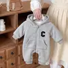 Mameluco para bebé, estilo primavera/otoño, sudadera con capucha para bebés niños, a la moda con cremallera de letra C, traje para gatear de recién nacido, moderno
