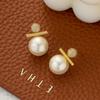 Pendientes de perlas para mujer, diseño de nicho retro, elegantes y exquisitos pendientes, otoño e invierno 2023, nuevos pendientes de moda de lujo ligeros.