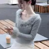 Camiseta de Pelúcia Patchwork Manga Longa Estilo Doce e Picante para Mulheres no Outono e Inverno, Acabamento Elegante com Renda, Moderna e Rejuvenescedora, Top Versátil