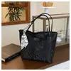 Bolso de Hombro Grande Versátil de Alta Gama para Comercio Exterior para Mujer 2025 Nuevo de Moda Tendencia Casual Gran Capacidad Bolso Tote para Viajes Diarios