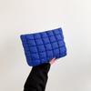 Bolso cuadrado pequeño simple y ligero 2024 nuevo clutch versátil cuadrado hilo bordado casual bolsa de cosméticos