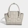 Bolsa de Mão Tecida de Fábrica Original 2026 Nova Coleção Primavera/Verão com Acabamento de Luxo, Bolsa Feminina de Ombro Único Transversal Grande Capacidade