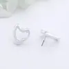 Pendientes versátiles de temperamento de alta gama estilo Hepburn de Instagram pendientes en forma de corazón pendientes de botón de corazón tridimensionales exquisitos a la moda simples